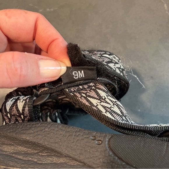 Teva sz 9 Hurricane sandals black - Picture 6 of 15